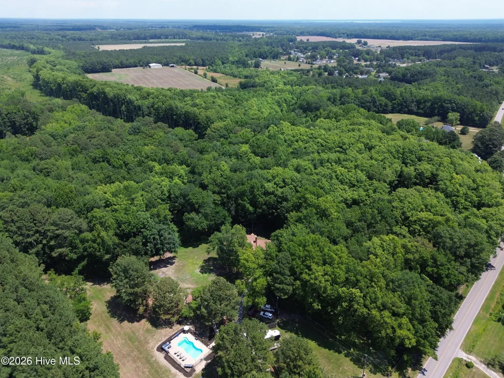735 Daniels Road Corapeake, NC 27926