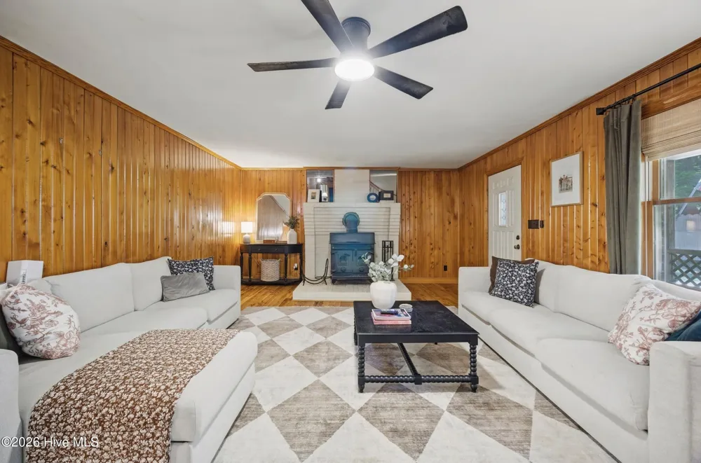 735 Daniels Road Corapeake, NC 27926