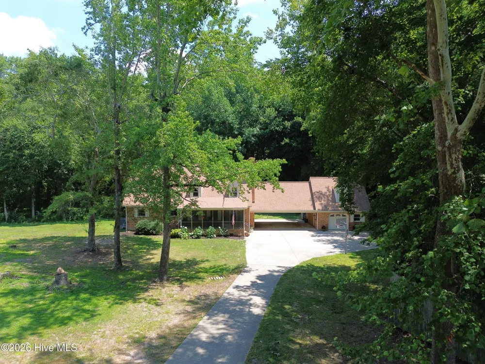735 Daniels Road Corapeake, NC 27926