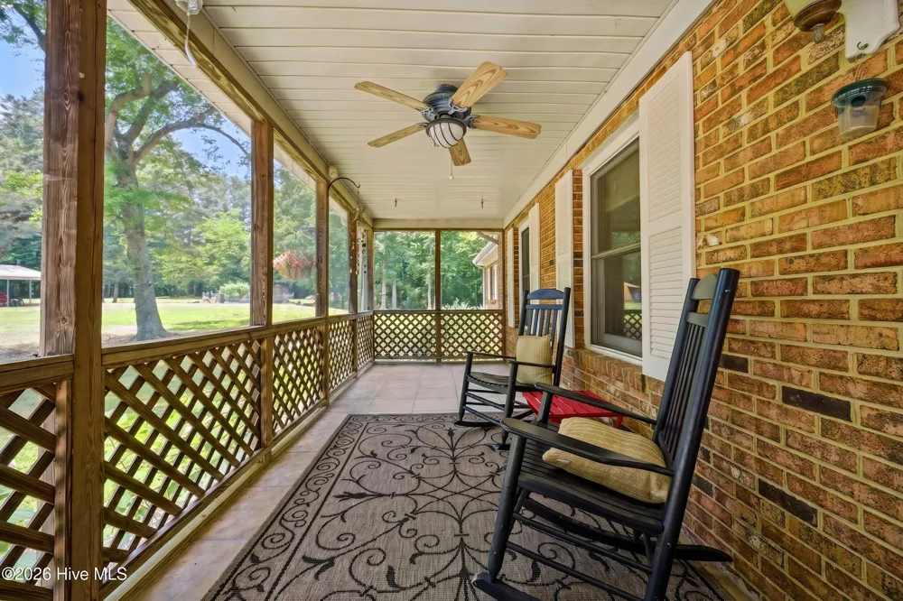735 Daniels Road Corapeake, NC 27926