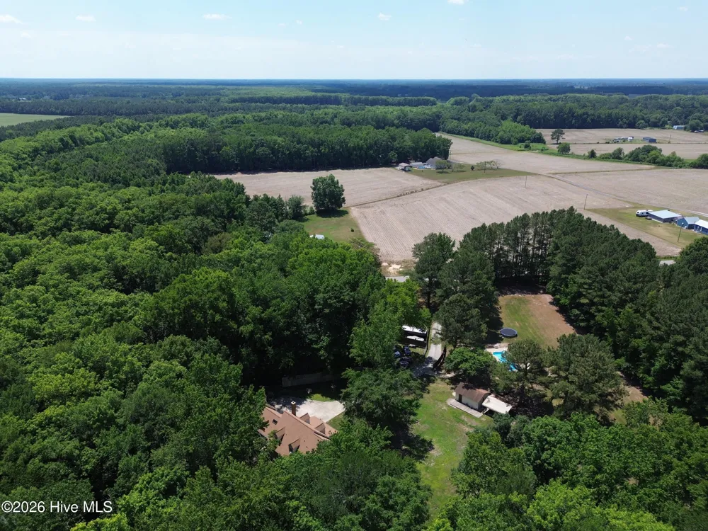 735 Daniels Road Corapeake, NC 27926
