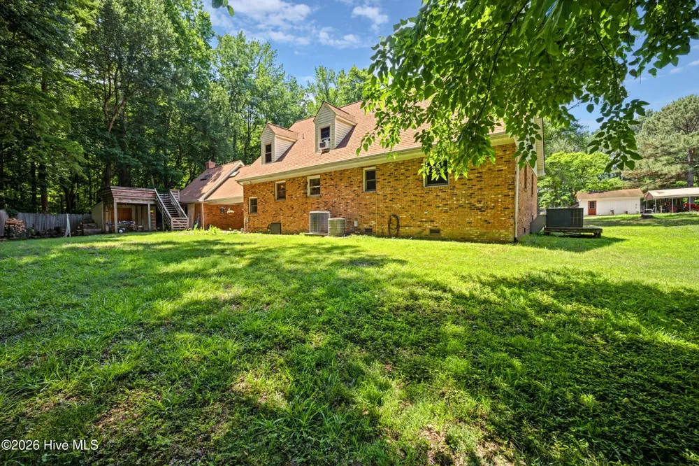 735 Daniels Road Corapeake, NC 27926