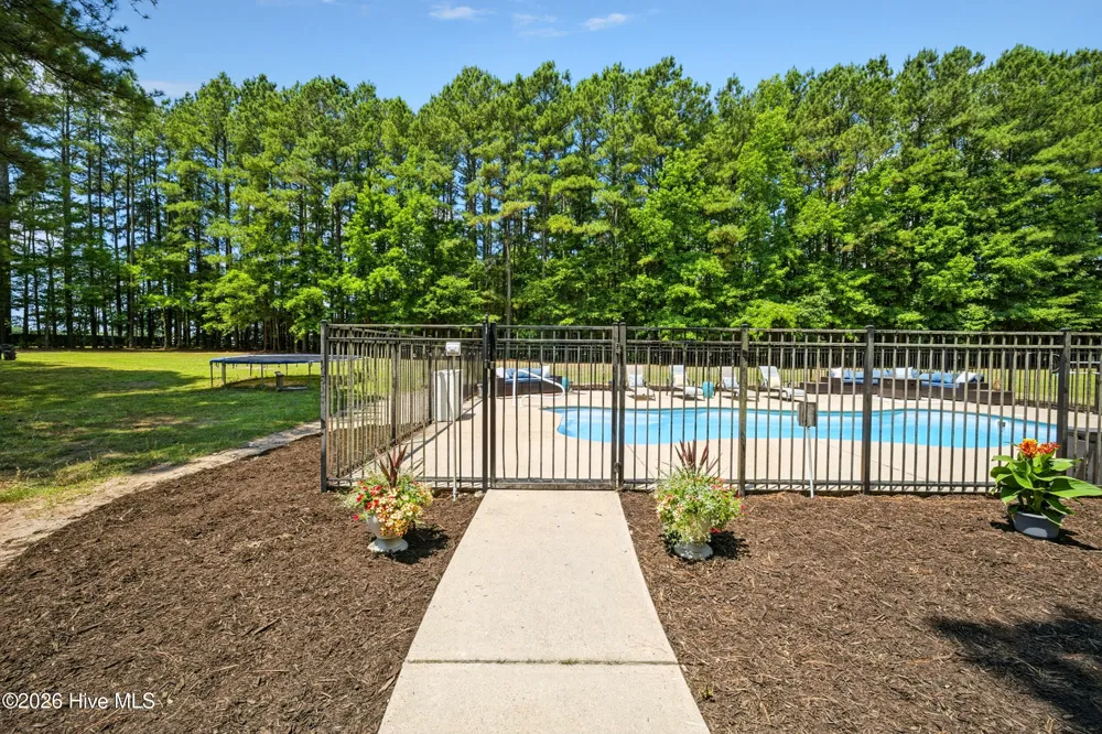 735 Daniels Road Corapeake, NC 27926