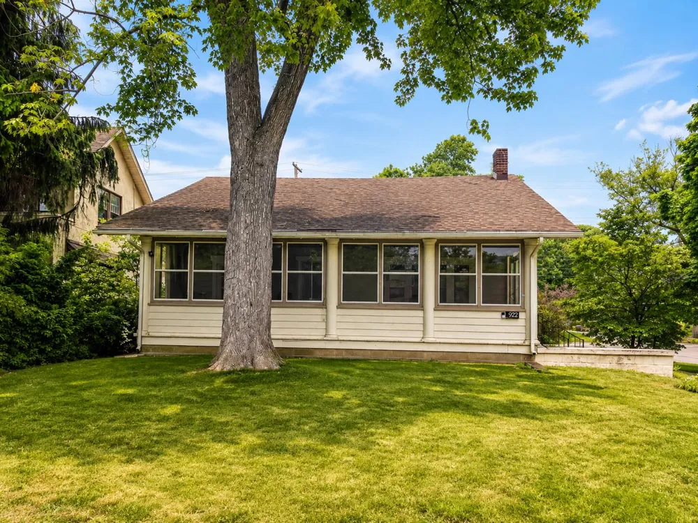 922 E Michigan Avenue East Lansing City, MI 48823
