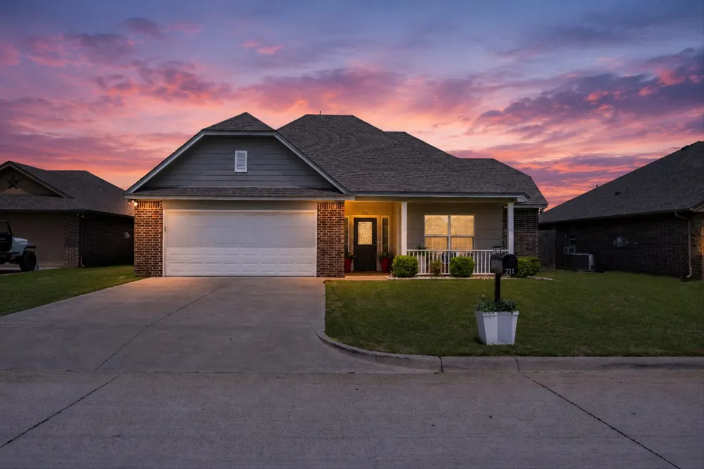 711 Denali Court Tolar, TX 76476