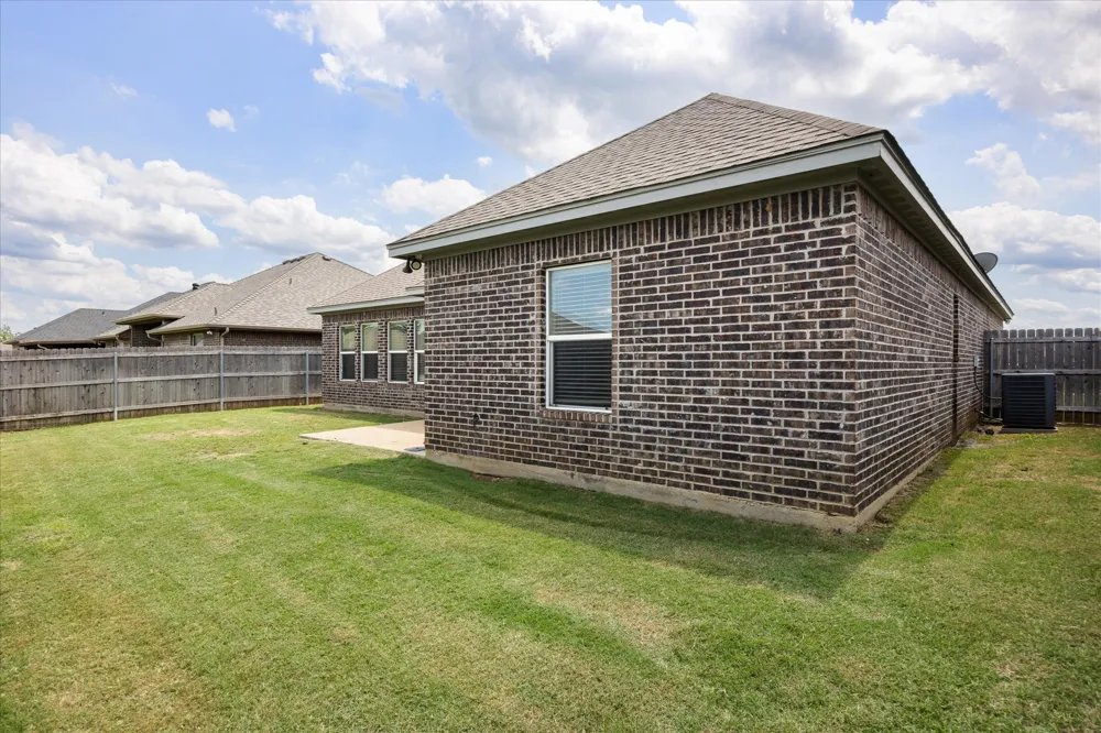 711 Denali Court Tolar, TX 76476