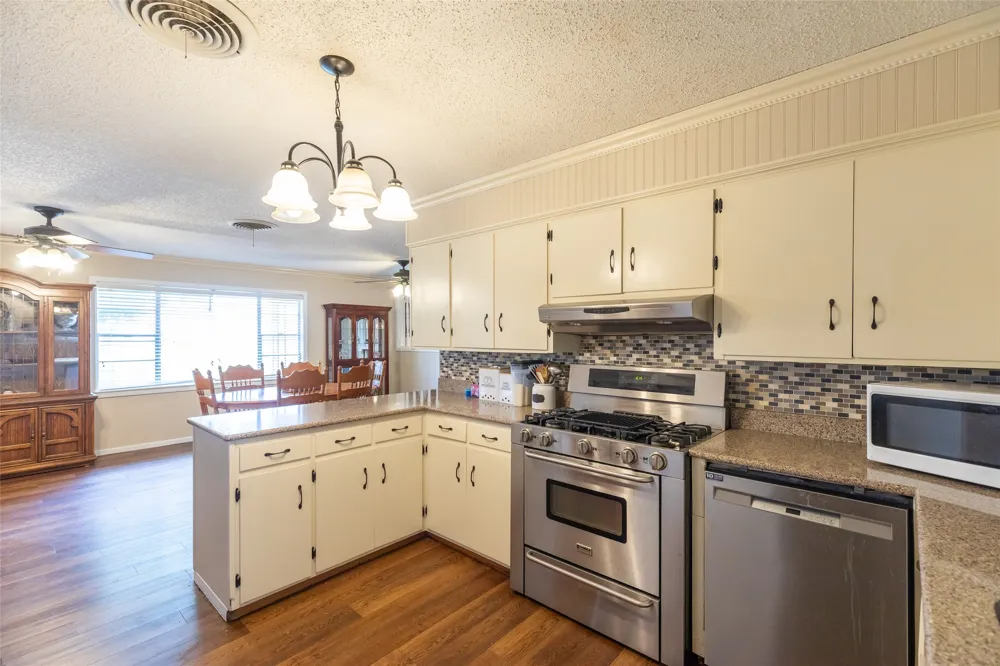405 S Breustedt Street Weinert, TX 76388