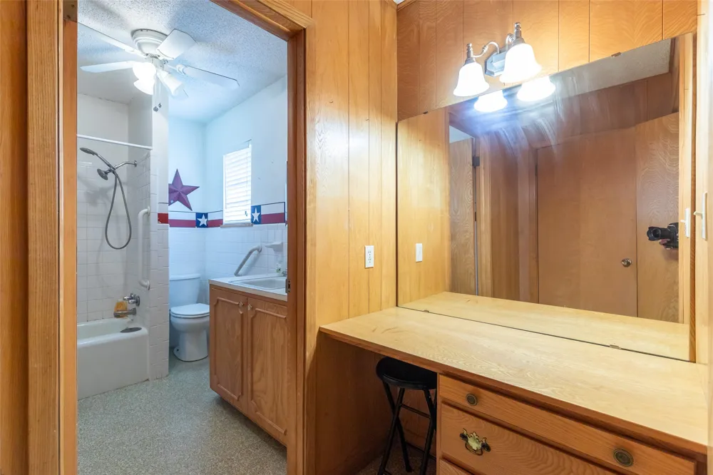 405 S Breustedt Street Weinert, TX 76388