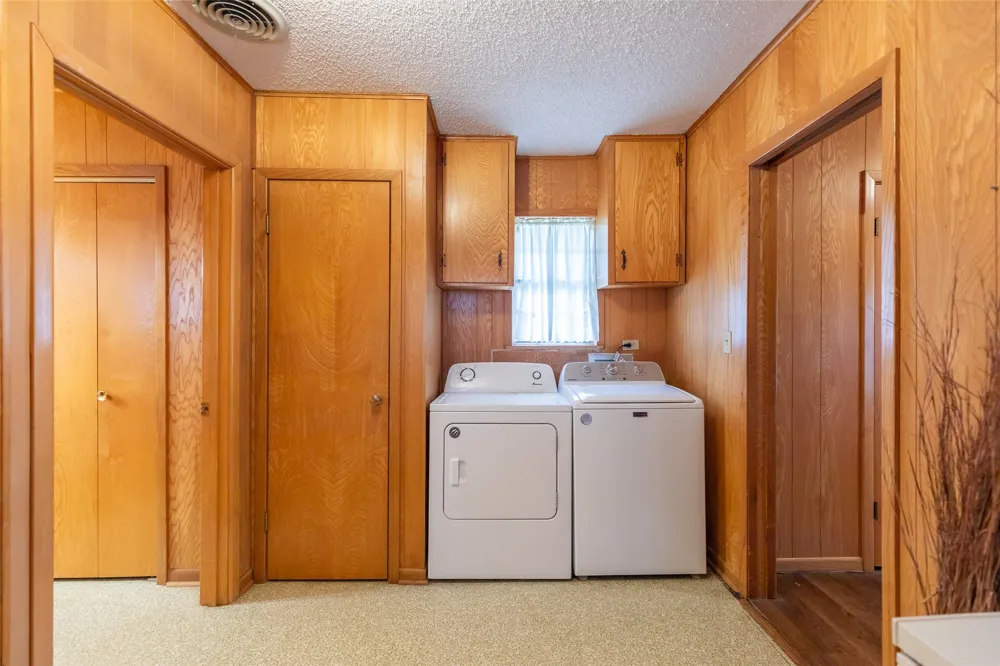405 S Breustedt Street Weinert, TX 76388