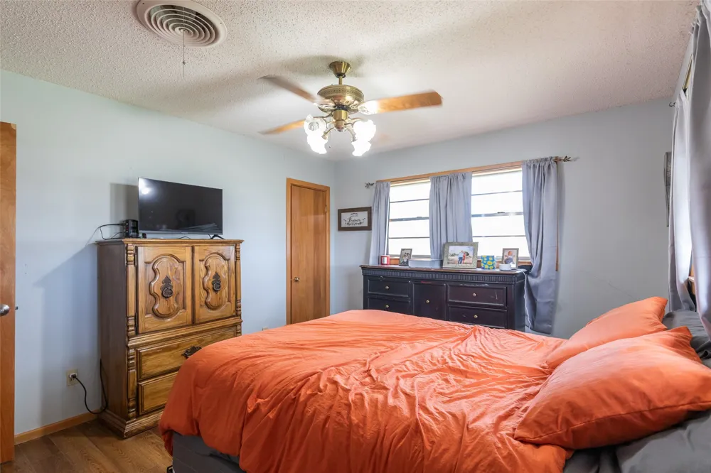 405 S Breustedt Street Weinert, TX 76388