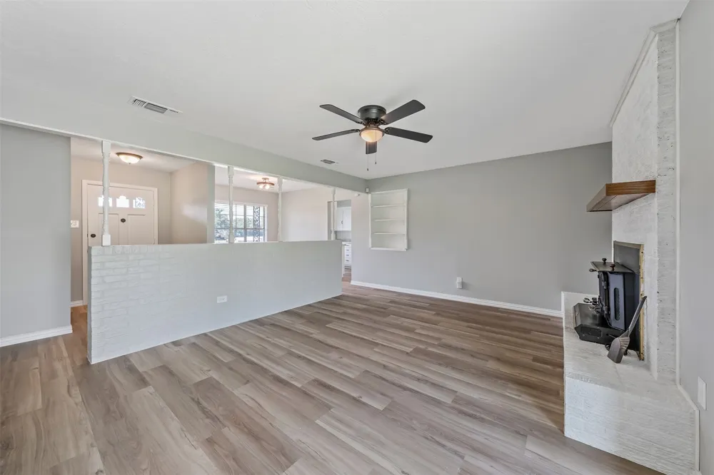 3015 E US Highway 80 Mineola, TX 75773