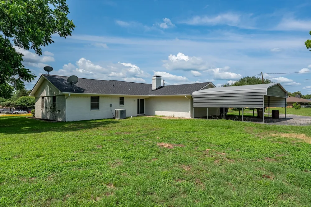 3015 E US Highway 80 Mineola, TX 75773