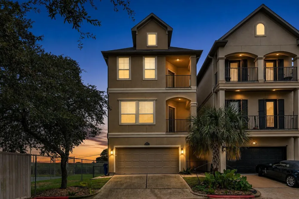18721 Egret Oaks Lane Webster, TX 77058