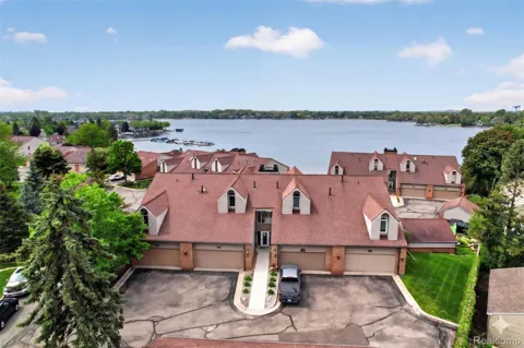 3372 Loon Lake Court #41
