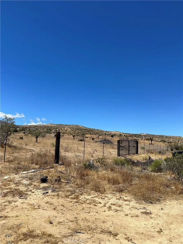 Cor Drt 125 Ste. D Avenue W Pearblossom, CA 93550