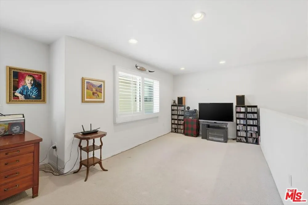 1043 11th Street #3 Santa Monica, CA 90403