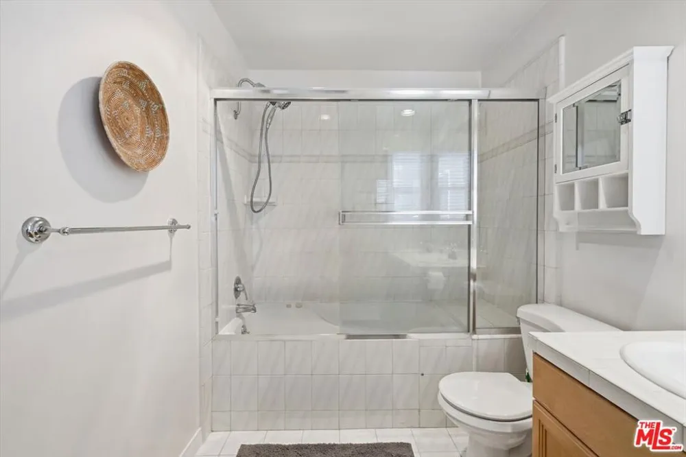 1043 11th Street #3 Santa Monica, CA 90403