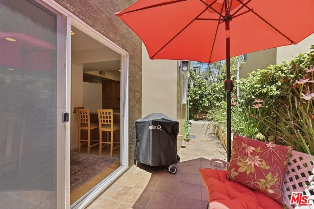 1043 11th Street #3 Santa Monica, CA 90403