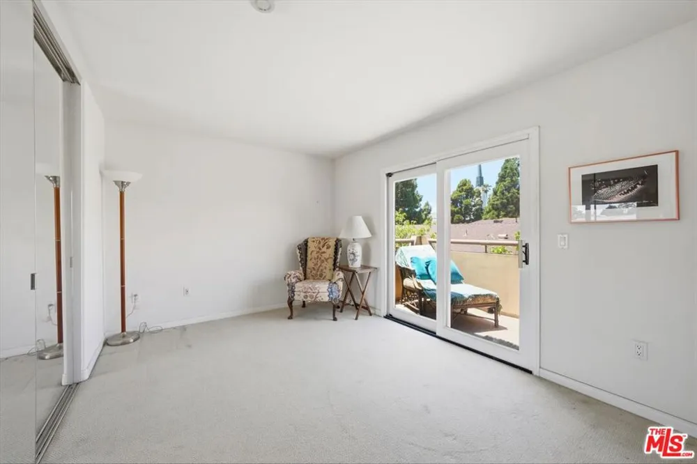 1043 11th Street #3 Santa Monica, CA 90403