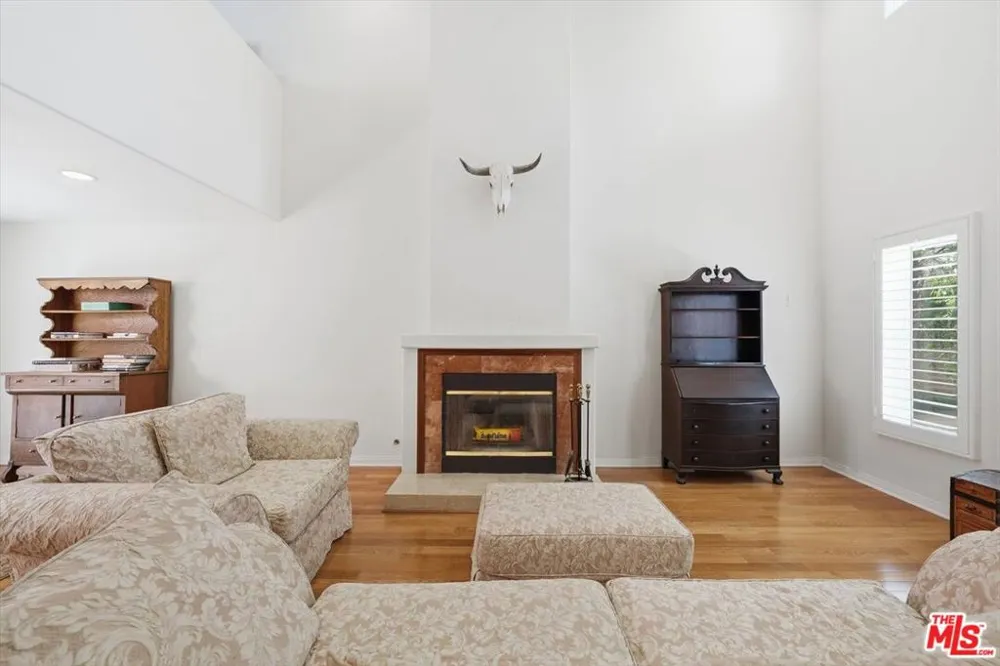 1043 11th Street #3 Santa Monica, CA 90403