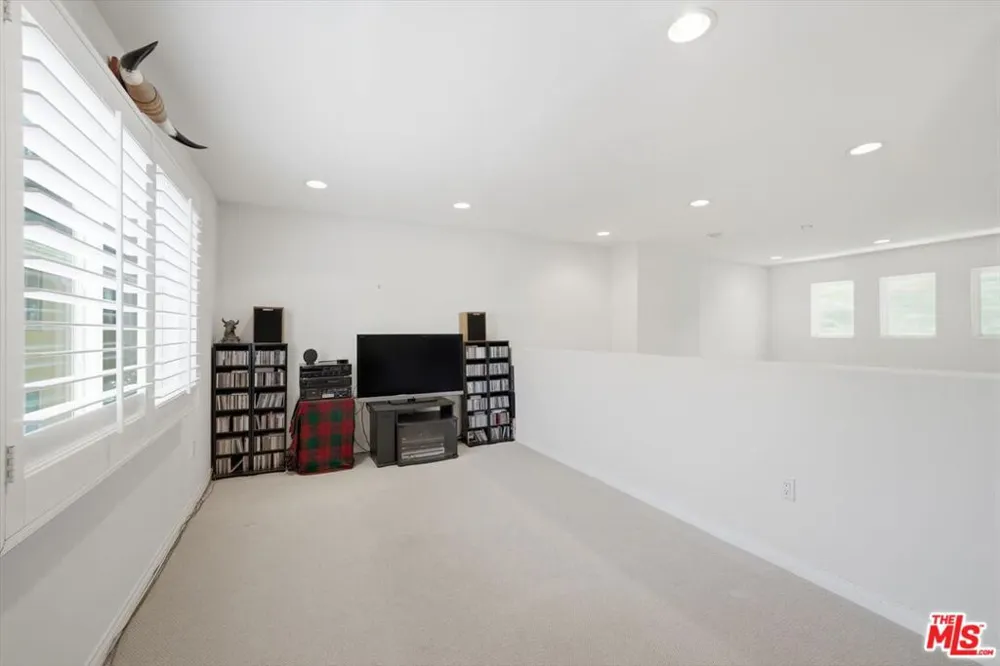 1043 11th Street #3 Santa Monica, CA 90403