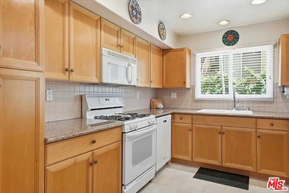 1043 11th Street #3 Santa Monica, CA 90403