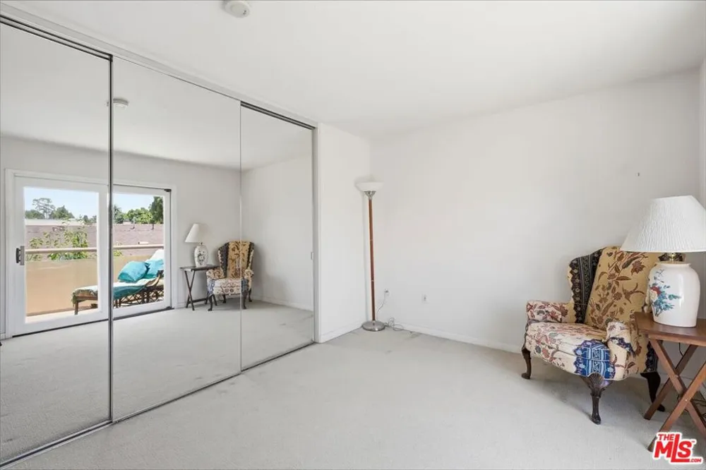 1043 11th Street #3 Santa Monica, CA 90403