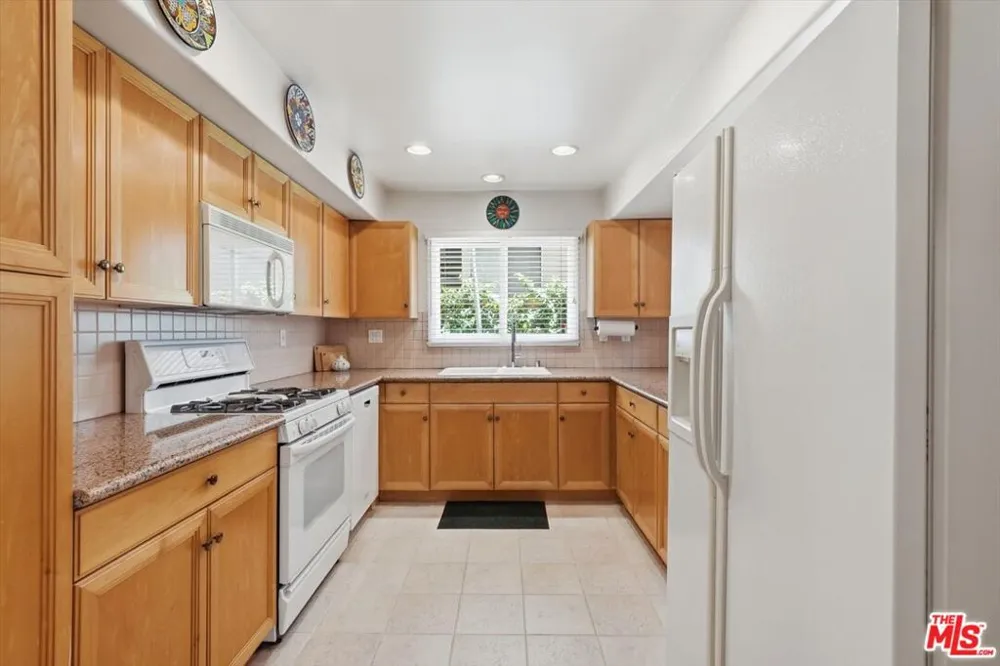 1043 11th Street #3 Santa Monica, CA 90403