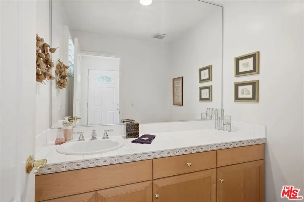 1043 11th Street #3 Santa Monica, CA 90403