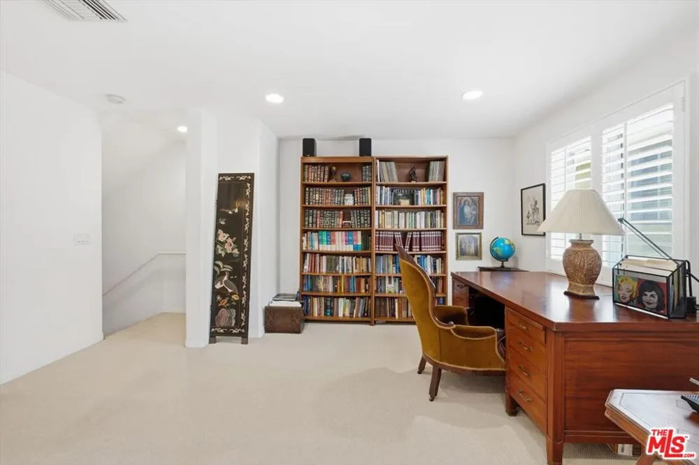 1043 11th Street #3 Santa Monica, CA 90403