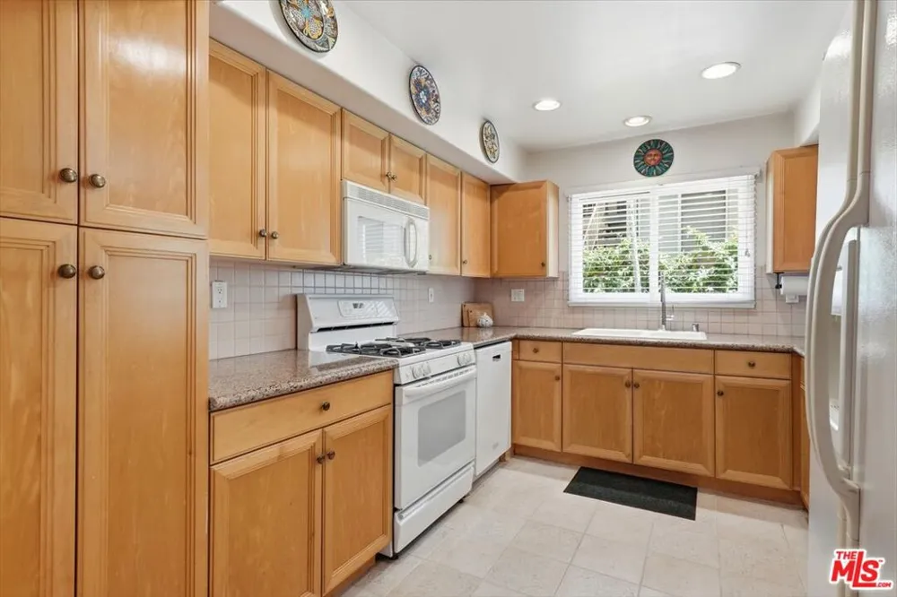 1043 11th Street #3 Santa Monica, CA 90403