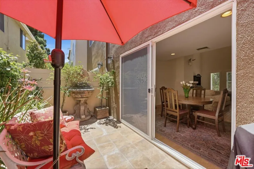 1043 11th Street #3 Santa Monica, CA 90403