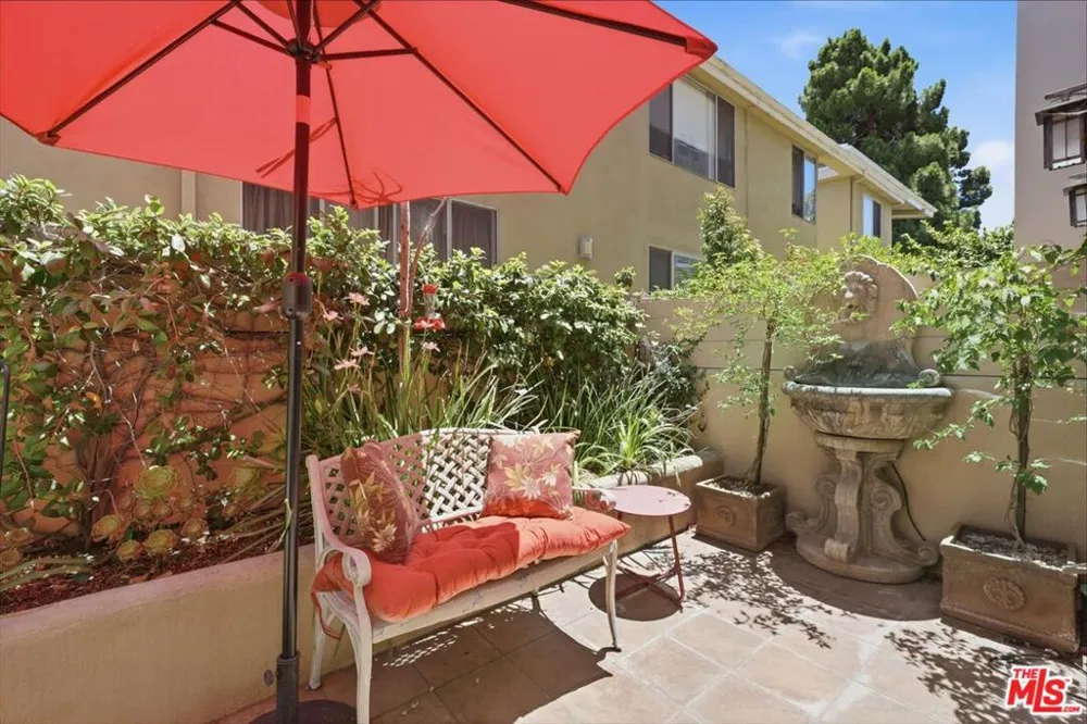 1043 11th Street #3 Santa Monica, CA 90403