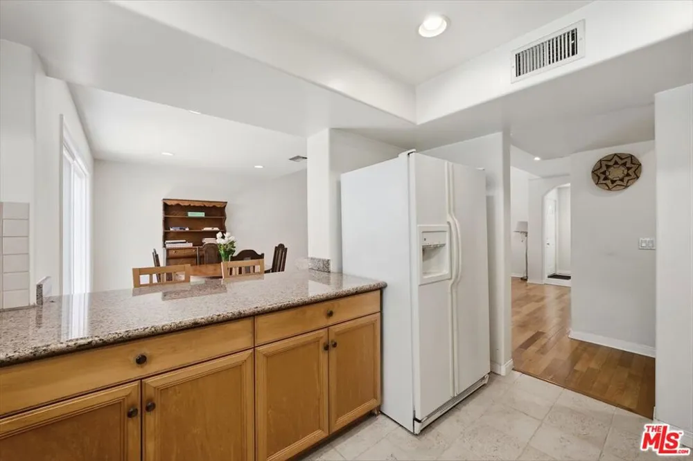1043 11th Street #3 Santa Monica, CA 90403