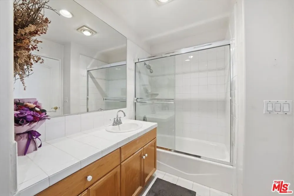 1043 11th Street #3 Santa Monica, CA 90403