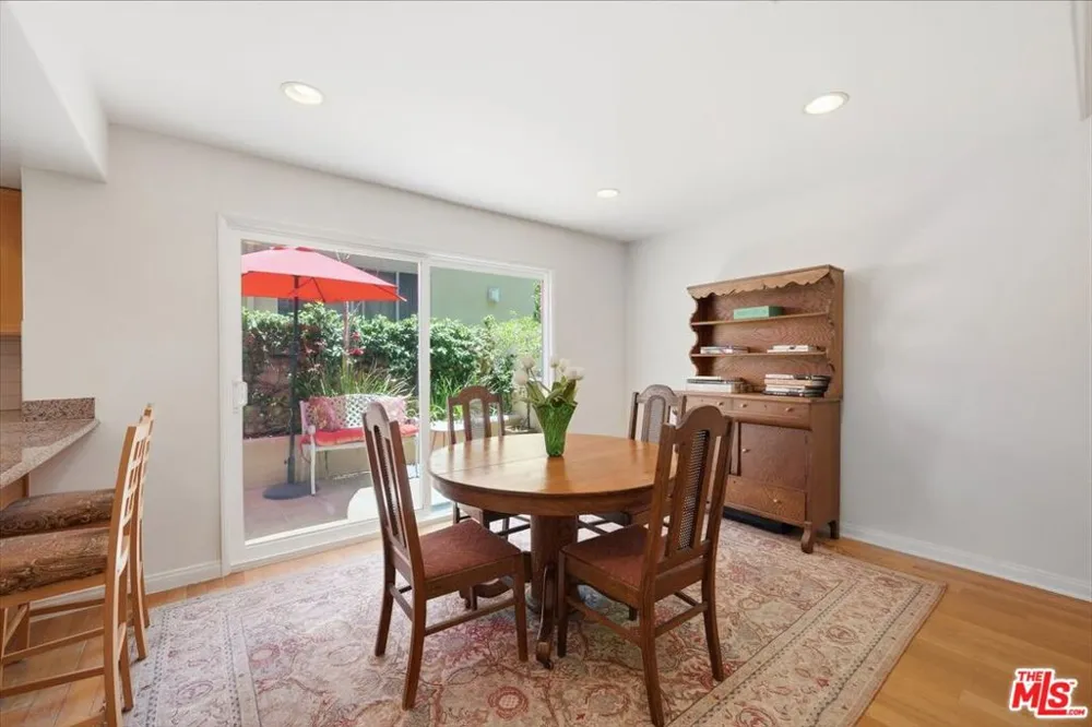 1043 11th Street #3 Santa Monica, CA 90403