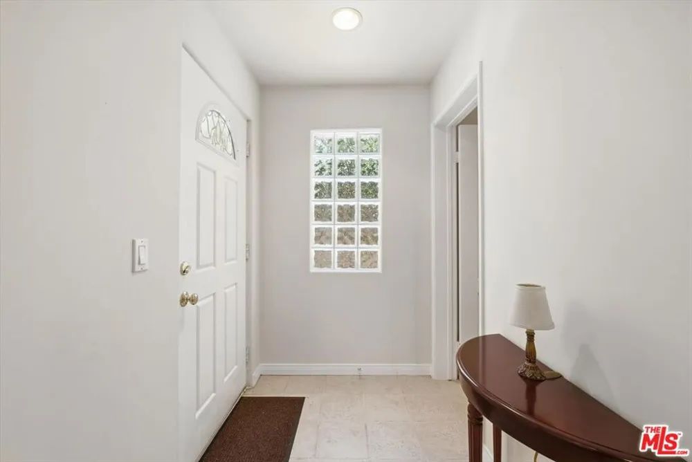 1043 11th Street #3 Santa Monica, CA 90403