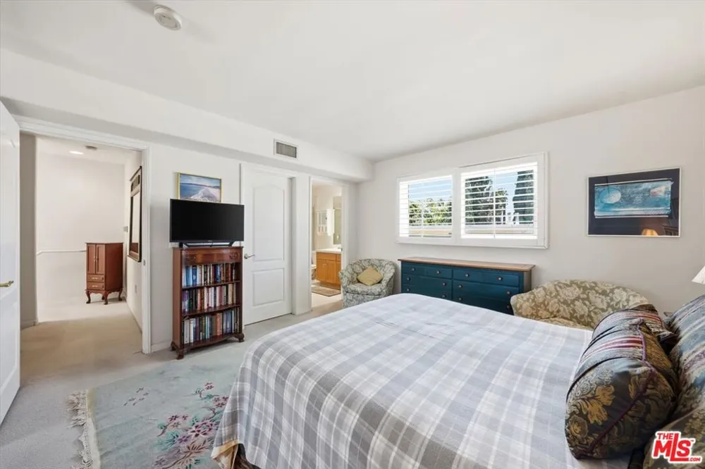 1043 11th Street #3 Santa Monica, CA 90403
