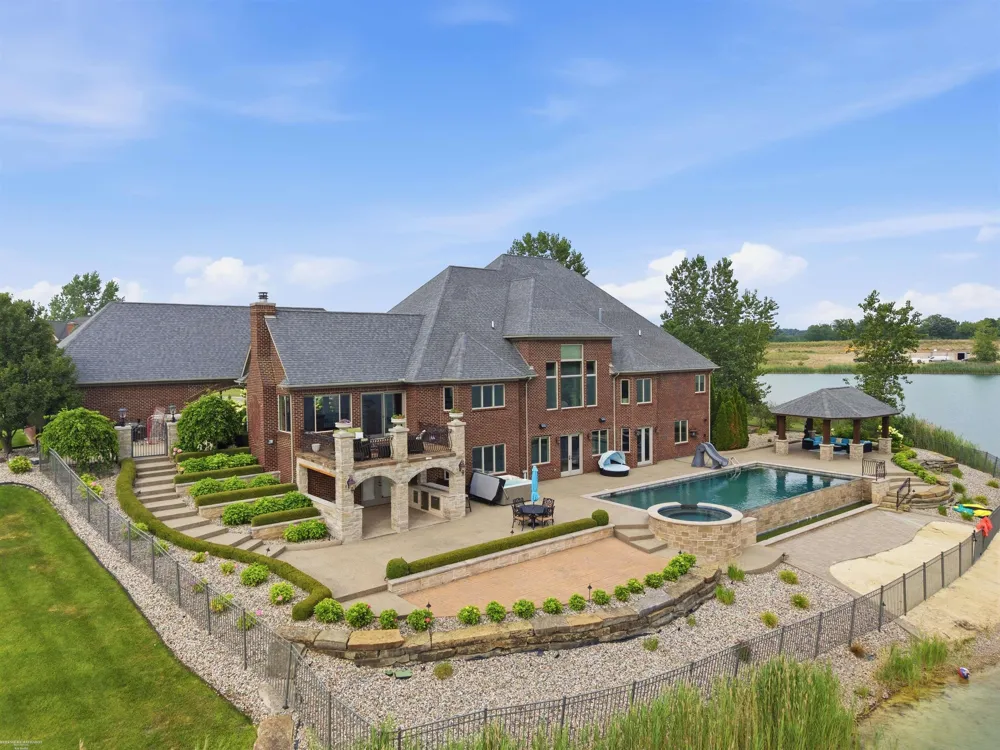 67729 Seven Lakes Court Washington Township, MI 48095