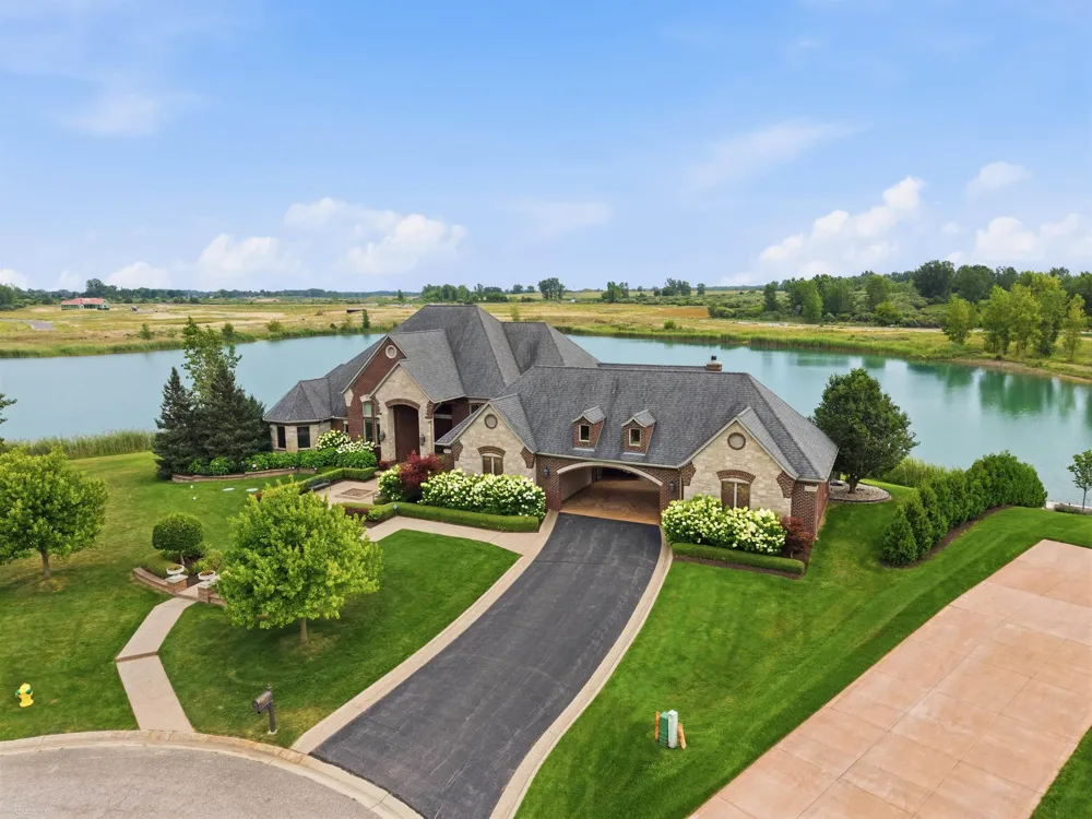 67729 Seven Lakes Court Washington Township, MI 48095