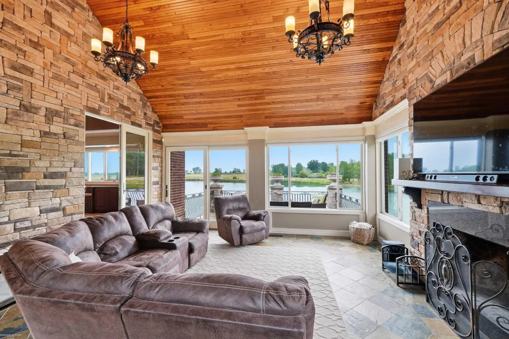 67729 Seven Lakes Court Washington Township, MI 48095