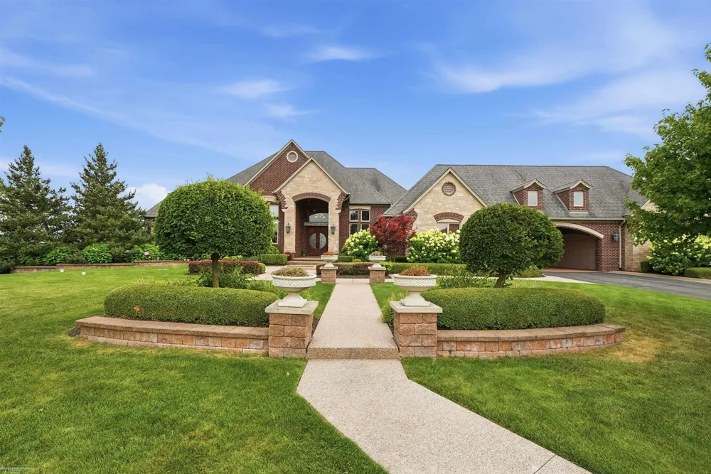 67729 Seven Lakes Court Washington Township, MI 48095