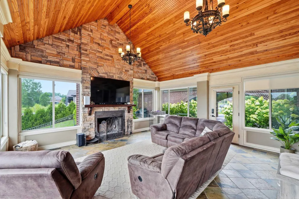 67729 Seven Lakes Court Washington Township, MI 48095