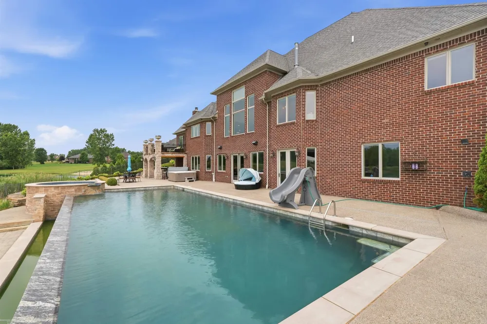 67729 Seven Lakes Court Washington Township, MI 48095
