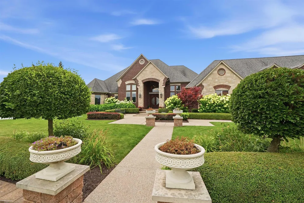 67729 Seven Lakes Court Washington Township, MI 48095