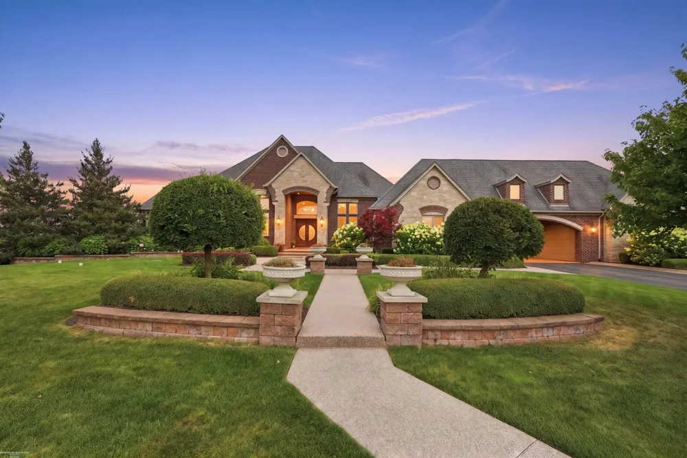 67729 Seven Lakes Court Washington Township, MI 48095