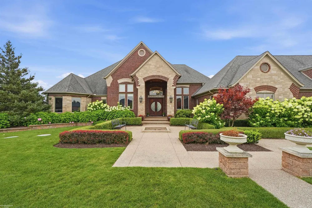 67729 Seven Lakes Court Washington Township, MI 48095