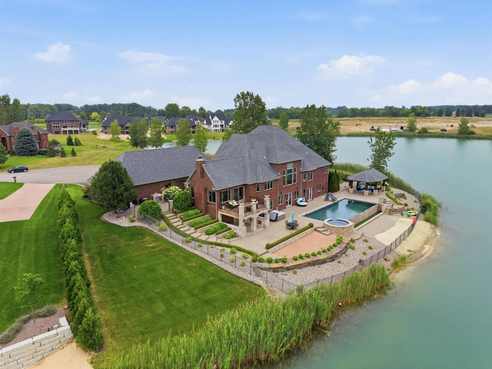 67729 Seven Lakes Court Washington Township, MI 48095