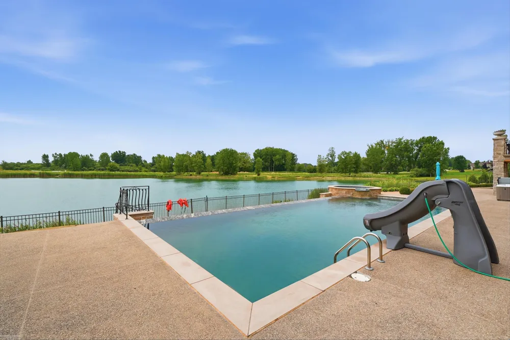 67729 Seven Lakes Court Washington Township, MI 48095