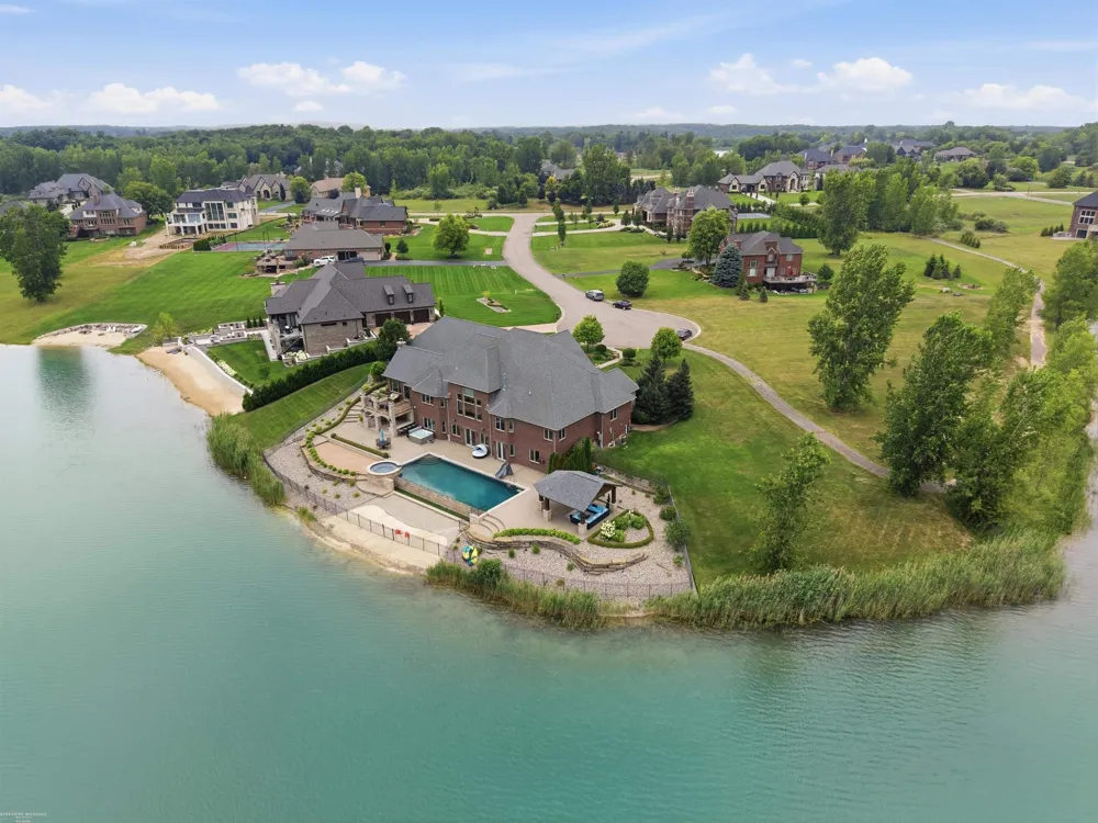 67729 Seven Lakes Court Washington Township, MI 48095